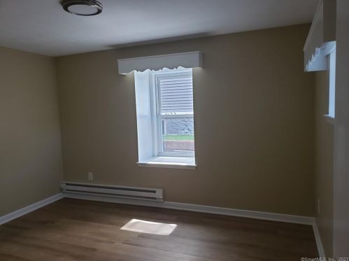 20 Bennett Ave, Waterbury, CT 06708-4002