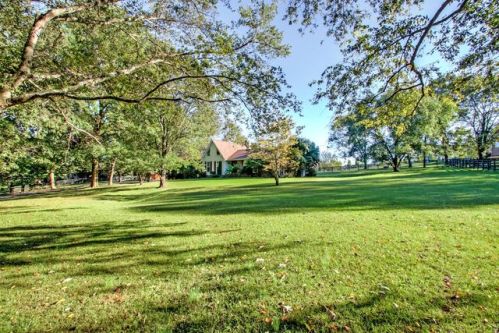 2389 Henpeck Ln, Franklin, TN 37064-5208
