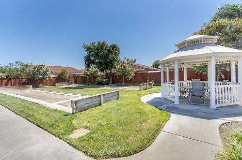 3010 La Vina Cir, Los Banos CA  93635-9497 exterior