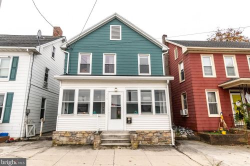 350 Maple Ave, Hanover PA  17331-5124 exterior