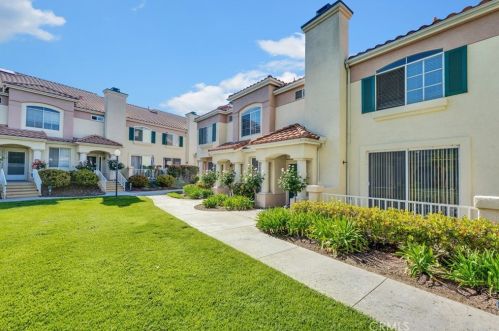 27000 Karns Ct, Santa Clarita, CA 91387-4937