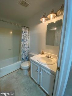 8483 Aurora Ct, Lorton VA  22079-3040 exterior