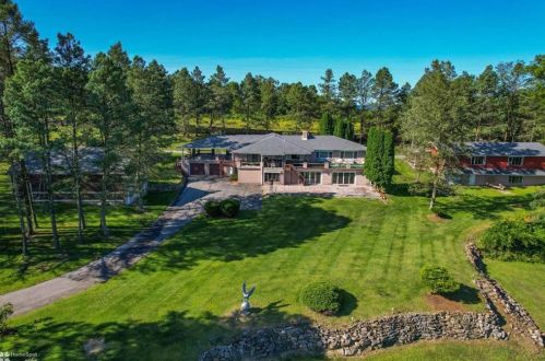 3319 Spring Valley Rd, Slatington, PA 18080-3221