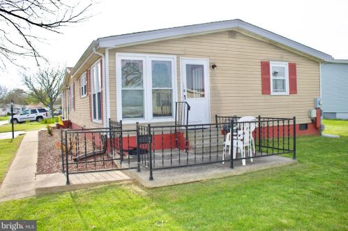 209 Persimmon Cir, Dover DE  19901-2535 exterior