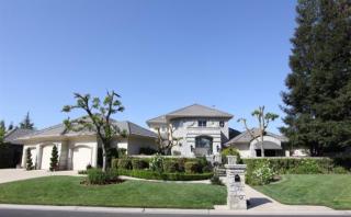 2709 Lake Van Ness Cir, Fresno, CA 93711-7025