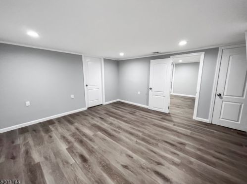 75 Elba Ave, Hopatcong NJ  07843-1848 exterior