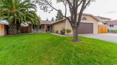 827 Youngsdale Ct, Vacaville, CA 95687-7530