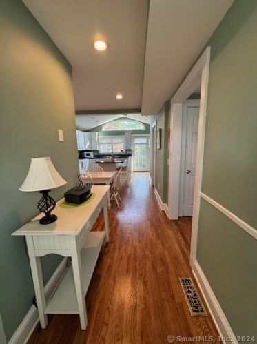 581 Laughlin Rd, Stratford, CT 06614-4117