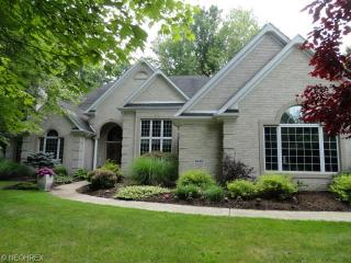 6433 Dromoland Cir, Massillon, OH 44646-9507