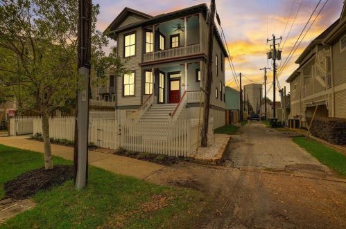 313 14, Galveston TX 77550-8226 exterior