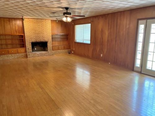 8024 Herndon Dr, Fort Worth TX  76116-8537 exterior