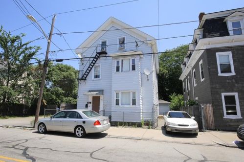 105 Bowdoin St, Providence, RI 02909-2610