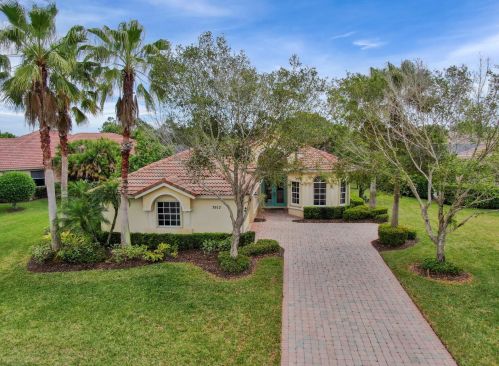 7613 Greenbrier Cir, Fort Pierce, FL 34986-3302