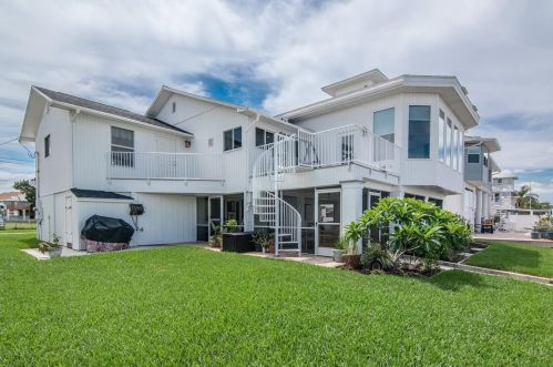 3325 Gulf Winds Cir, Brooksville FL  34607-3027 exterior