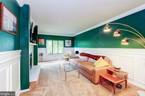 352 Winding Way, Norristown PA  19406-2633 exterior