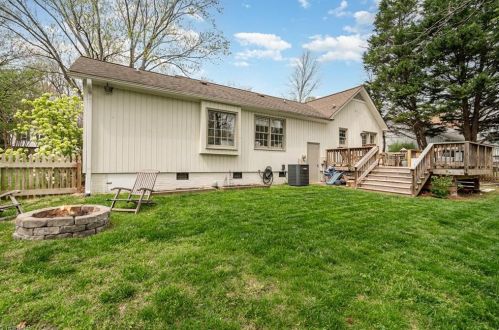 2704 Bardwell Rd, Greensboro NC  27410-8259 exterior