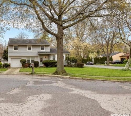2 Ascot Ct, Huntington Station, NY 11746-6906