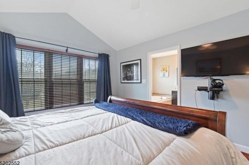 2 York Dr, Princeton NJ  08540-7939 exterior