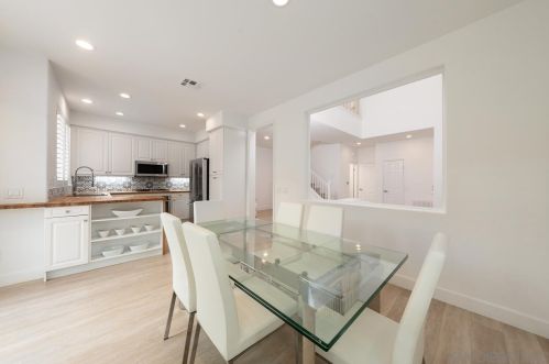 13529 Jadestone Way, San Diego CA  92130-2828 exterior