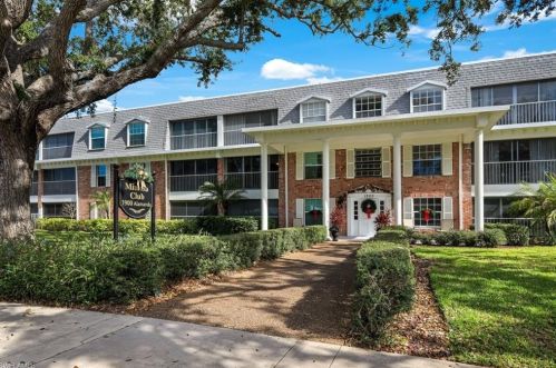 1900 Alamanda Dr, Naples, FL 34102-5007