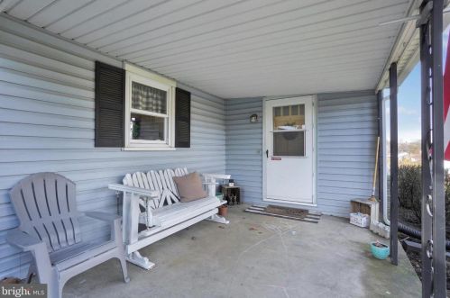 420 Lancaster St, Red Lion, PA 17356-9136