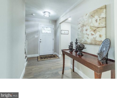 33 Austin Rd, Wilmington, DE 19810-2202
