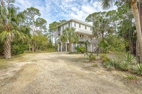 2101 Blue Heron Trl, Saint George Island, FL 32328-2142