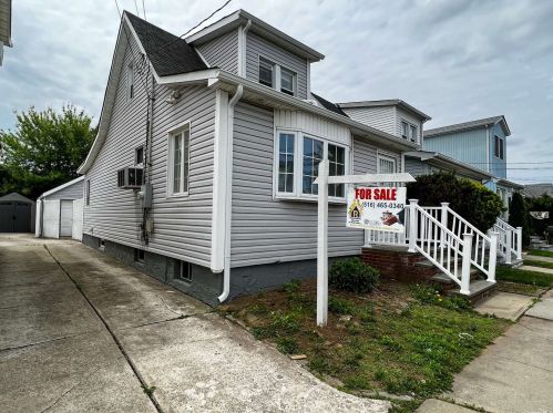 1325 Eagle Ave, Floral Park, NY 11003-2603