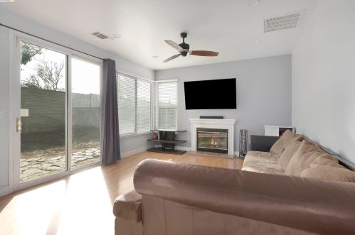 1743 Fairhaven Ct, Oakley CA  94561-3069 exterior