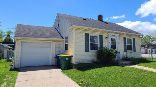1492 Ellis St, Green Bay, WI 54302-1720