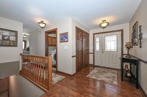 29101 Manor Dr, Waterford, WI 53185-1182