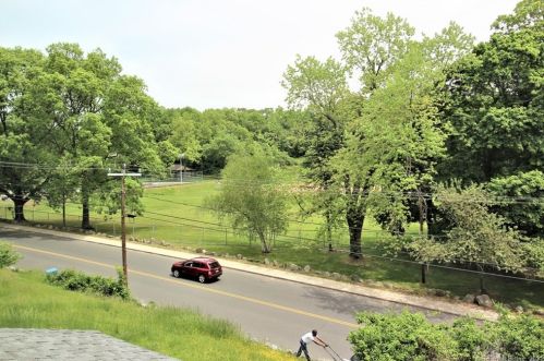 579 Cooke St, Waterbury CT  06710-1424 exterior