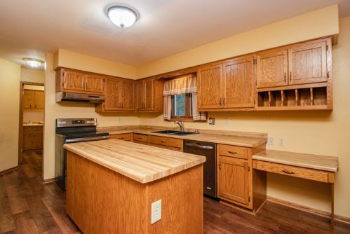 107 Mark Ct, North Prairie, WI 53153-9776