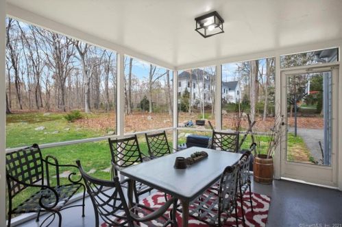 190 Briscoe Rd, New Canaan CT  06840-2303 exterior