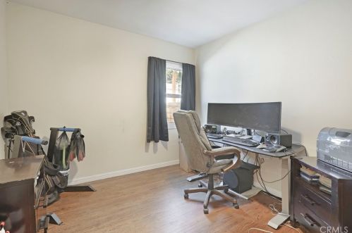 1517 Harding St, Long Beach CA  90805-3662 exterior