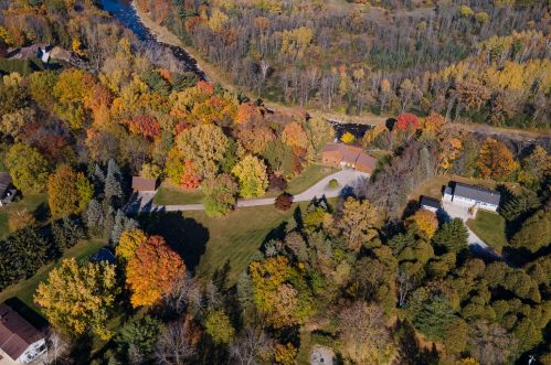 1433 Whitewater Dr, Manitowoc WI  54220-9433 exterior