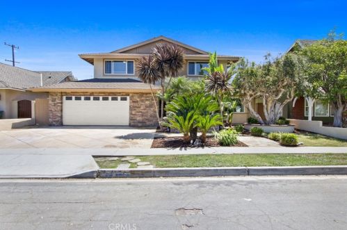 6152 Christy Dr, Huntington Beach, CA 92647-3207