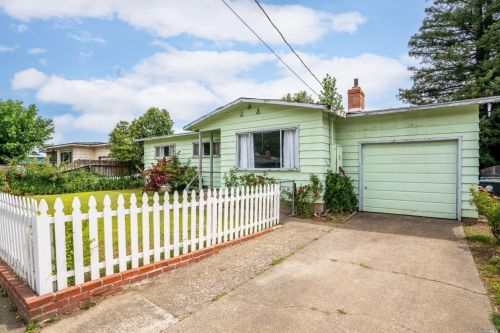 1351 Rose Ave, Ukiah, CA 95482-6527