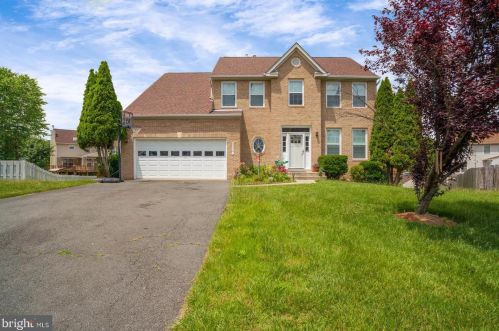 6370 Olive Ct, Woodbridge, VA 22193-7011