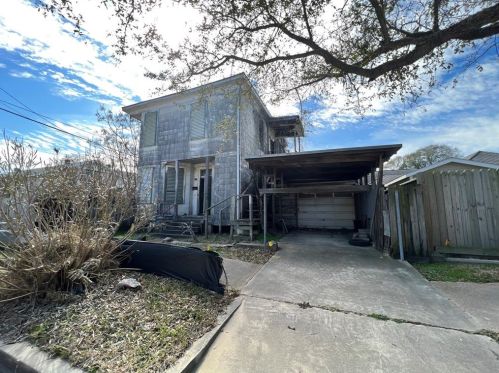 1311 37 St, Galveston TX 77550-6747 exterior