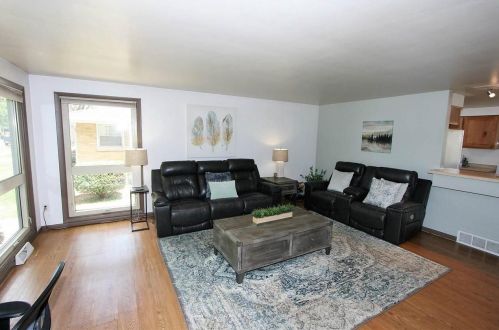 1104 Locust St, Green Bay, WI 54303-4432
