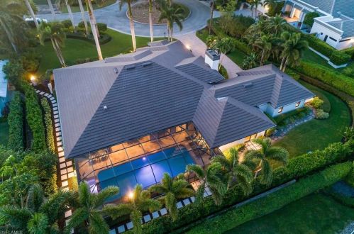 711 Hollybriar Ln, Naples, FL 34108-8201
