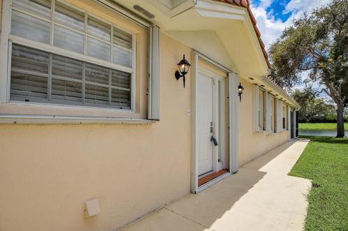 2135 Blue Springs Rd, West Palm Beach, FL 33411-5708