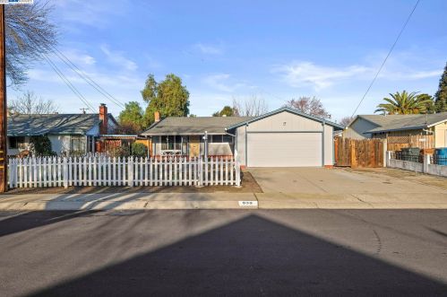 936 Santa Cruz Dr, Concord, CA 94523-2329