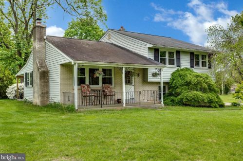 950 Netherwood Dr, Blue Bell, PA 19422-3441