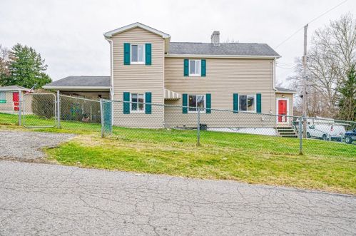 2703 Kansas St, Mckeesport PA  15132-7841 exterior