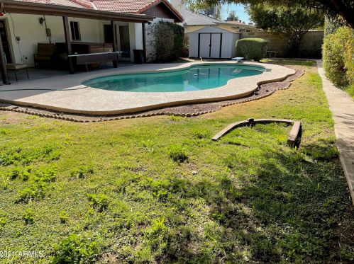 5148 Laurie Ln, Glendale, AZ 85302-6222