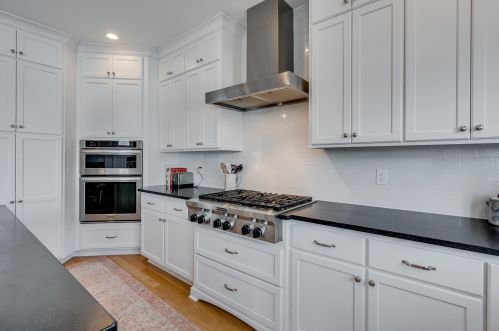 3917 Ewing Ave, Minneapolis MN 55410-1053 exterior