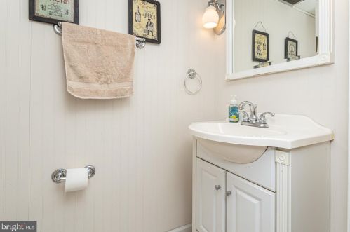 104 Ardwick Ter, Lansdale PA 19446-4925 exterior