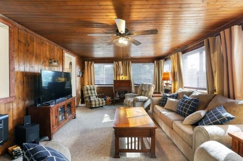 144 Addis Ave, Beaver Falls PA  15010-1016 exterior